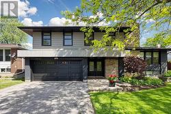 11 CARONRIDGE CRESCENT Toronto, ON M1W 1L1