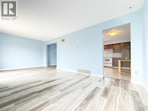 18-20 Harper Street, Faro, YT 