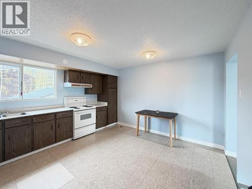 18-20 Harper Street, Faro, YT 