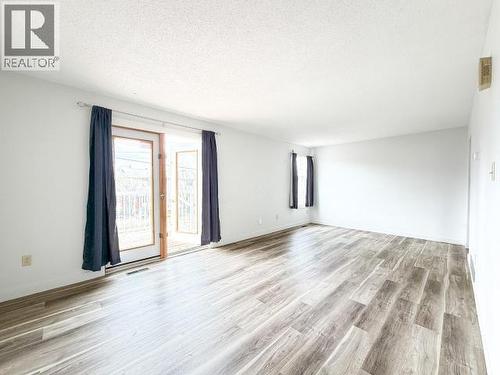 18-20 Harper Street, Faro, YT 