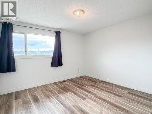 18-20 Harper Street, Faro, YT 