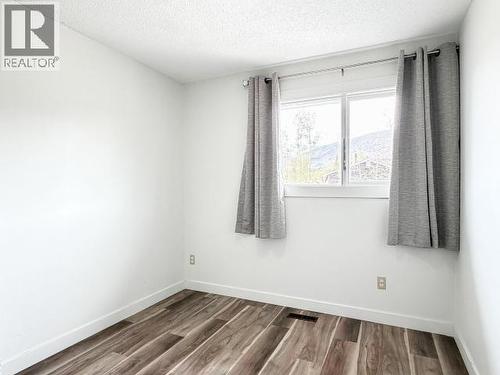 18-20 Harper Street, Faro, YT 