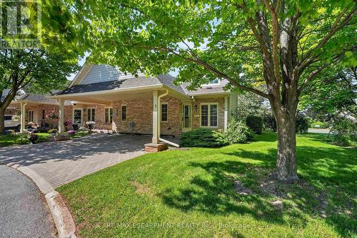 2 - 9 WENTWORTH DRIVE  Grimsby, ON L3M 5H9