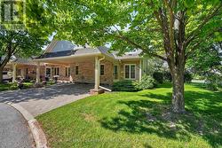 2 - 9 WENTWORTH DRIVE Grimsby, ON L3M 5H9