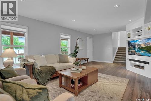 209 Douglas Avenue E, Regina, SK 