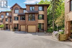 40 - 12 SUMMERSHADE PRIVATE  Ottawa, ON K1Y 4R2