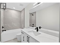 Main Bathroom - 