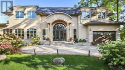 1286 CAMBRIDGE DRIVE Oakville, ON L6J 1S1
