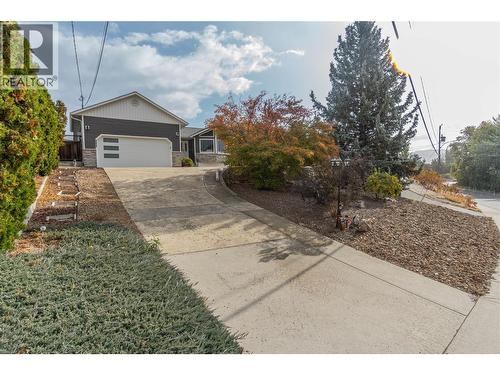 Fall photo with full driveway - 6763 Meadows Drive, Oliver, BC - Outdoor