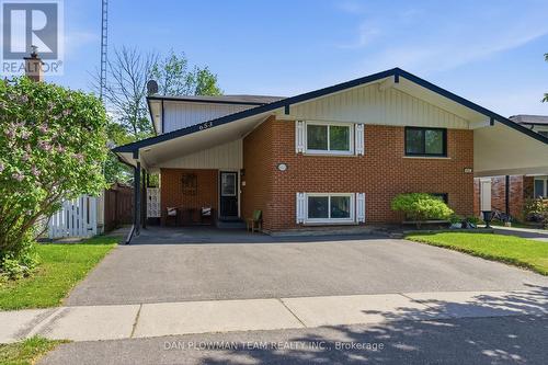 653 BERWICK CRESCENT  Oshawa, ON L1J 3E6