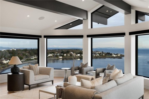 121 Denison Rd, Oak Bay, BC 