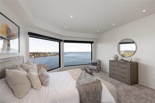 121 Denison Rd, Oak Bay, BC 