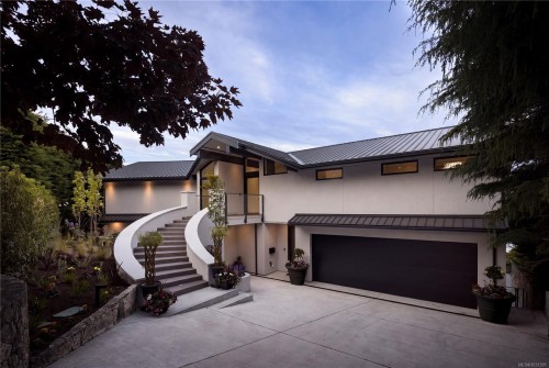 121 Denison Rd, Oak Bay, BC 