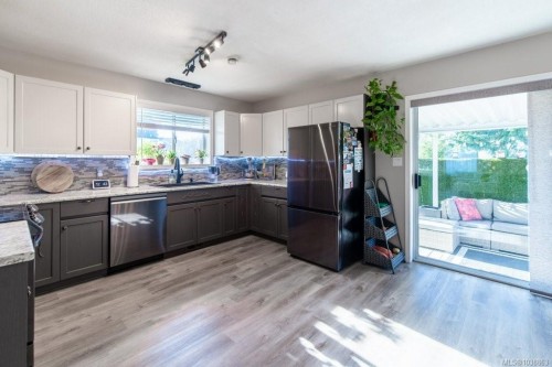 749 Marchmont Rd, Duncan, BC 