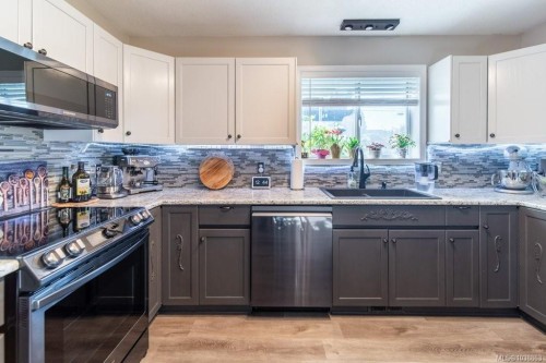 749 Marchmont Rd, Duncan, BC 
