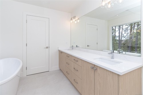 2172 Bellflower Dr, Langford, BC 