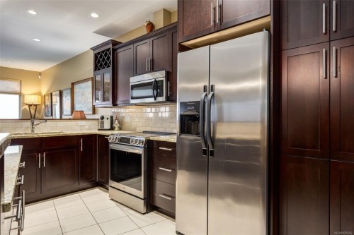 #102-5418 Jacobs Lane, Nanaimo, BC 