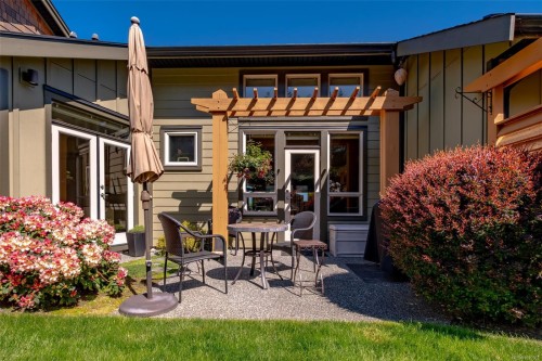 #102-5418 Jacobs Lane, Nanaimo, BC 