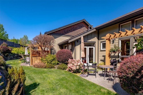 #102-5418 Jacobs Lane, Nanaimo, BC 
