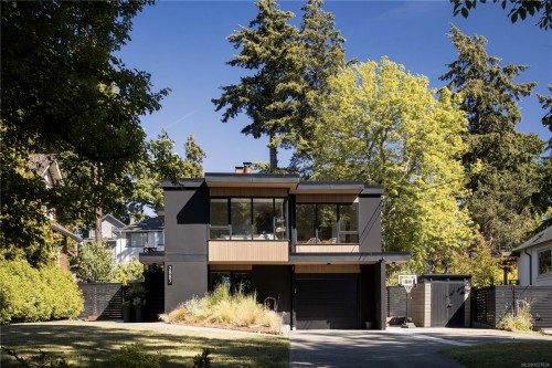 2887 Colquitz Ave, Saanich, BC 