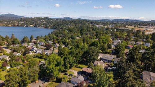 2887 Colquitz Ave, Saanich, BC 