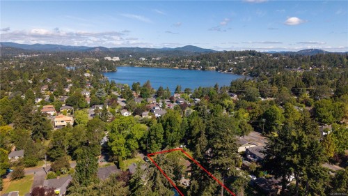 2887 Colquitz Ave, Saanich, BC 