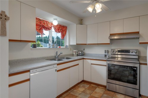 755 Kit Cres, Campbell River, BC 