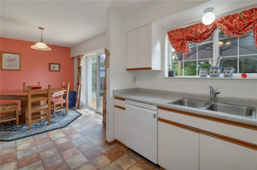 755 Kit Cres, Campbell River, BC 