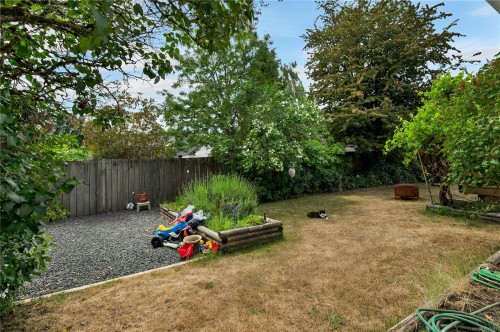 755 Kit Cres, Campbell River, BC 
