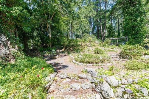 1254 Burnside Rd West, View Royal, BC 