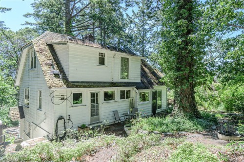 1254 Burnside Rd West, View Royal, BC 