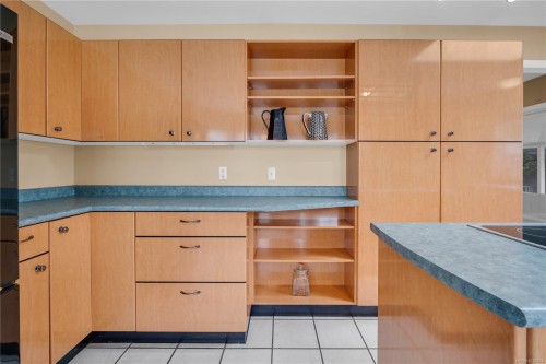8008 Glenhurst Dr North, Crofton, BC 