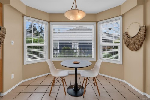 8008 Glenhurst Dr North, Crofton, BC 