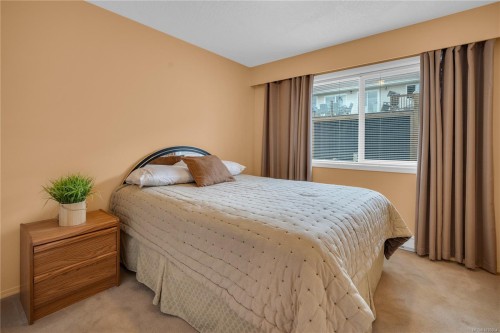 8008 Glenhurst Dr North, Crofton, BC 