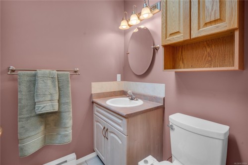 8008 Glenhurst Dr North, Crofton, BC 