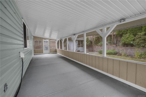 8008 Glenhurst Dr North, Crofton, BC 