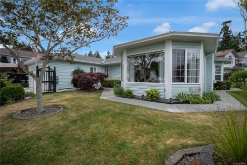 8008 Glenhurst Dr North, Crofton, BC 