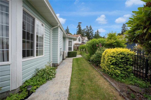8008 Glenhurst Dr North, Crofton, BC 