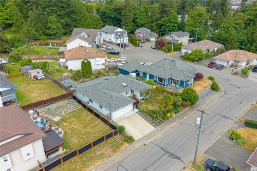 8008 Glenhurst Dr North, Crofton, BC 