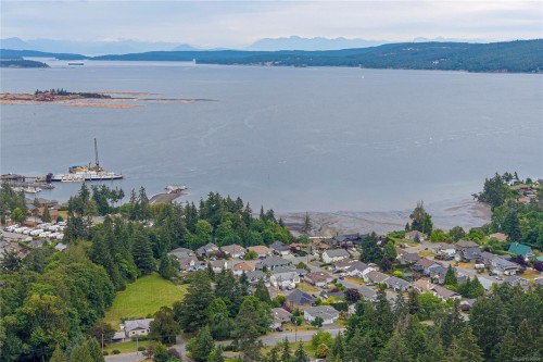 8008 Glenhurst Dr North, Crofton, BC 