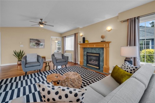 8008 Glenhurst Dr North, Crofton, BC 