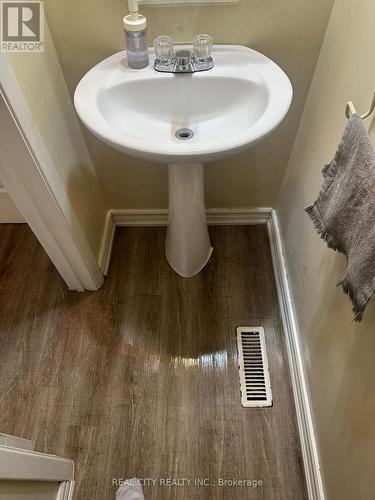 2290 Delkus Crescent, Mississauga, ON 