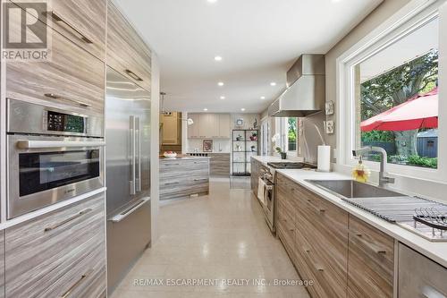 570 Rosedale Crescent, Burlington, ON 