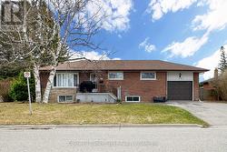 297 ADMIRAL STREET Oshawa (Mclaughlin), ON L1J 3A4