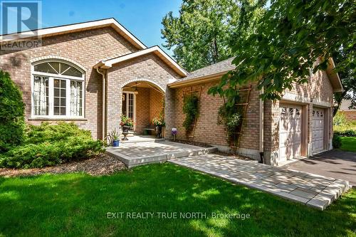 28 Nicholson Crescent, Springwater, ON 