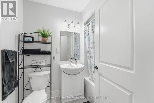 MAIN 4 PC BATH - 303 - 9 Newcastle Street, Minden Hills (Minden), ON 
