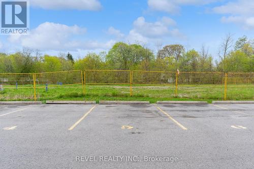 302 - 111 Smits, West Lincoln, ON 