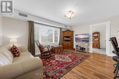 Living space - 302 - 111 Smits, West Lincoln, ON 