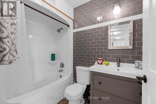 302 - 111 Smits, West Lincoln, ON 