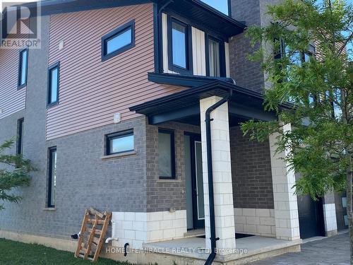 939 West Village Square, London North, ON 